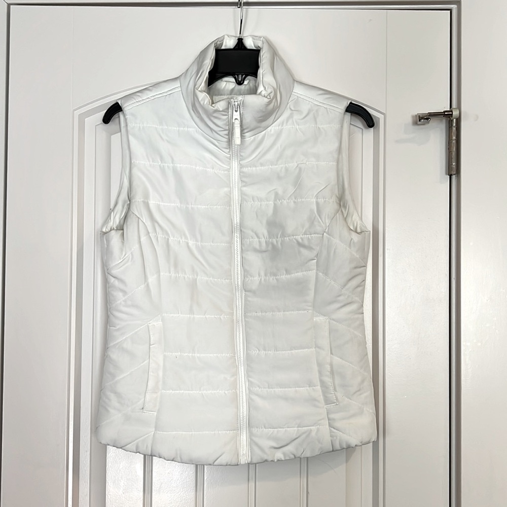 Cute white vest!